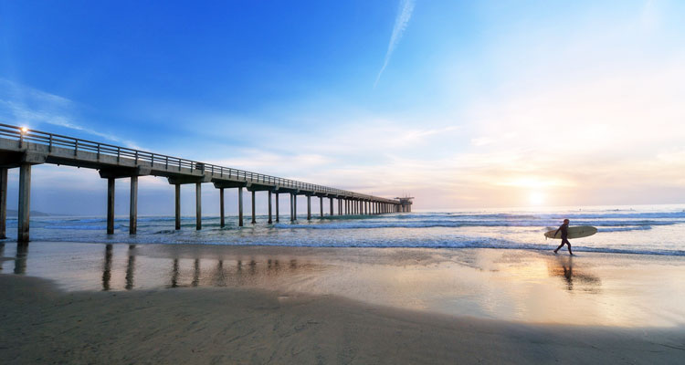 Surfing at Scripps Pier